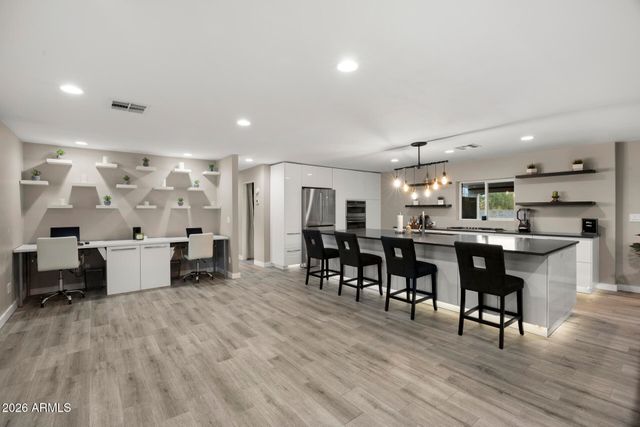 6421 E CORRINE Drive, Scottsdale, AZ 85254