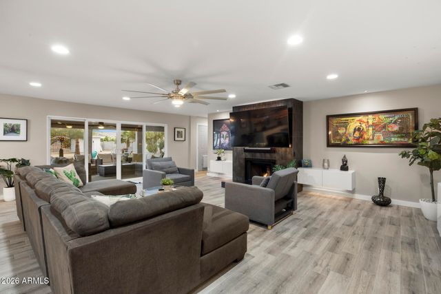 6421 E CORRINE Drive, Scottsdale, AZ 85254