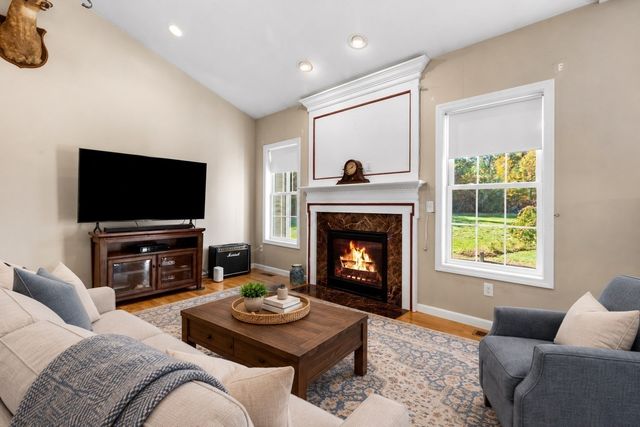 3 Hickory Lane, Bridgewater, MA 02324