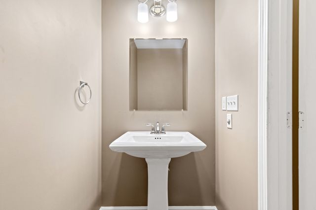 3 Hickory Lane, Bridgewater, MA 02324