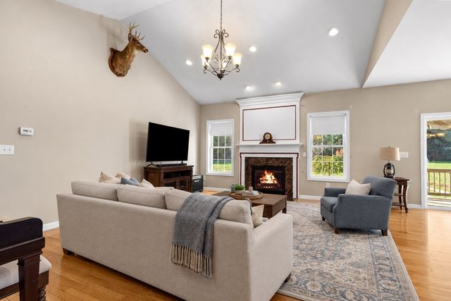 3 Hickory Lane, Bridgewater, MA 02324