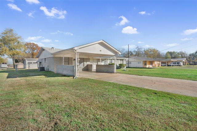 927 Alabama Street, Sulphur Springs, TX 75482