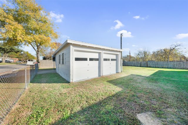 927 Alabama Street, Sulphur Springs, TX 75482