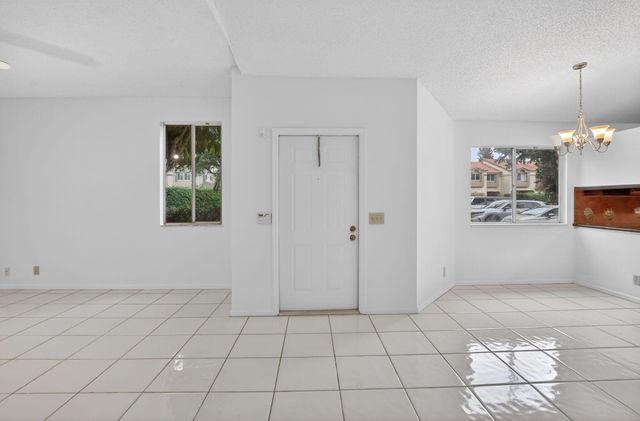 6780 Via Regina, Boca Raton, FL 33433