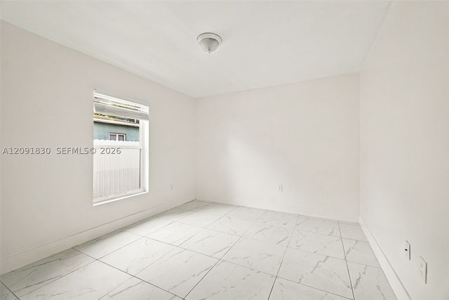 523-525 NW 106th St, Miami, FL 33150