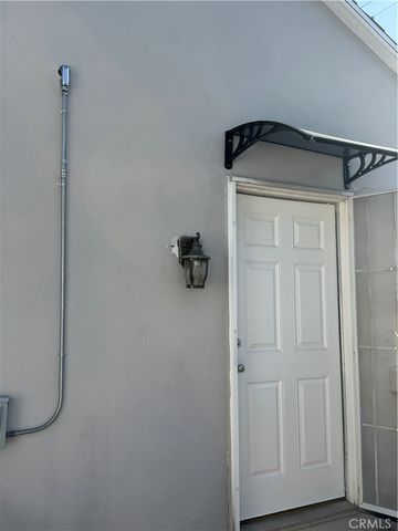 7045 Lindley, Reseda, CA 91335
