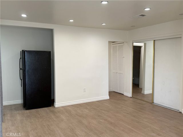7045 Lindley, Reseda, CA 91335