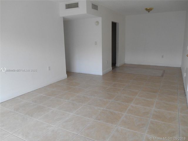 5122 NW 79th Ave 305, Doral, FL 33166