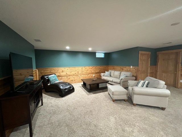 7495 Bennett Road, Williamsburg, MI 49690