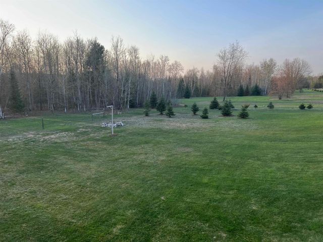 7495 Bennett Road, Williamsburg, MI 49690