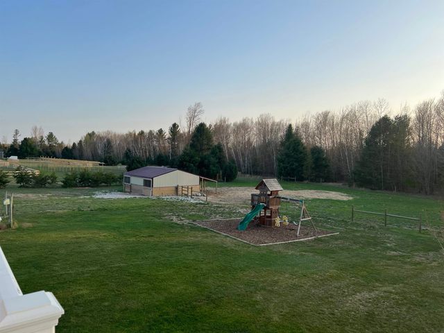 7495 Bennett Road, Williamsburg, MI 49690