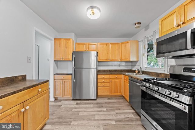 817 BELFAST RD, Waldorf, MD 20602