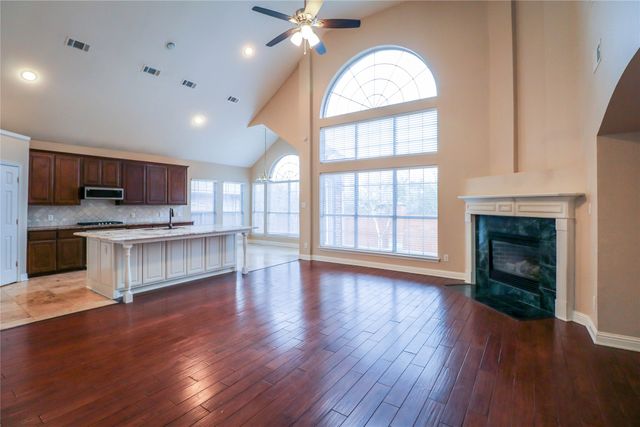9130 Bottlebrush Lane, Irving, TX 75063