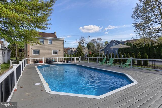 221 W MAIN ST, Newmanstown, PA 17073