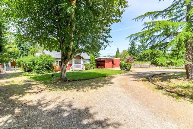 14523 Pioneer Way E, Puyallup, WA 98372