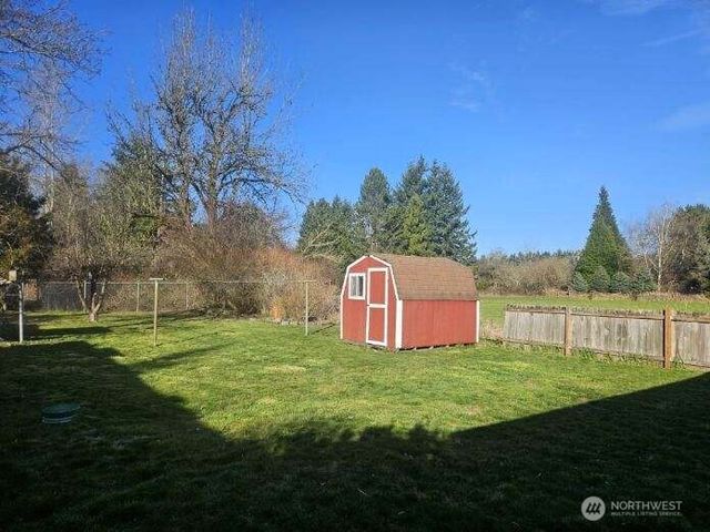 14523 Pioneer Way E, Puyallup, WA 98372