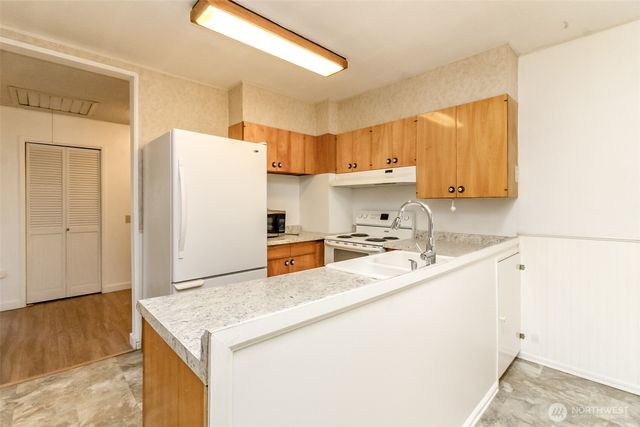 14523 Pioneer Way E, Puyallup, WA 98372