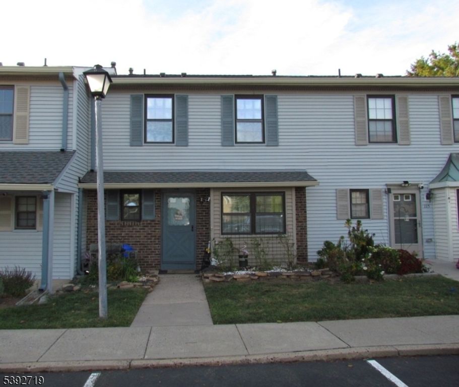 116 Saint Anns Ct, Franklin Twp., NJ 08873