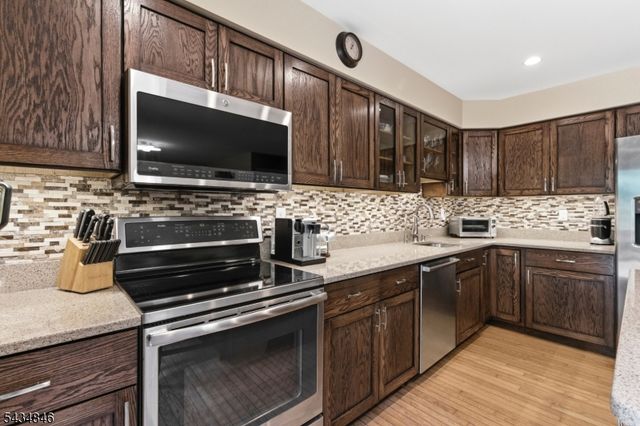 114 Wagon Wheel Rd, Sparta Twp., NJ 07871