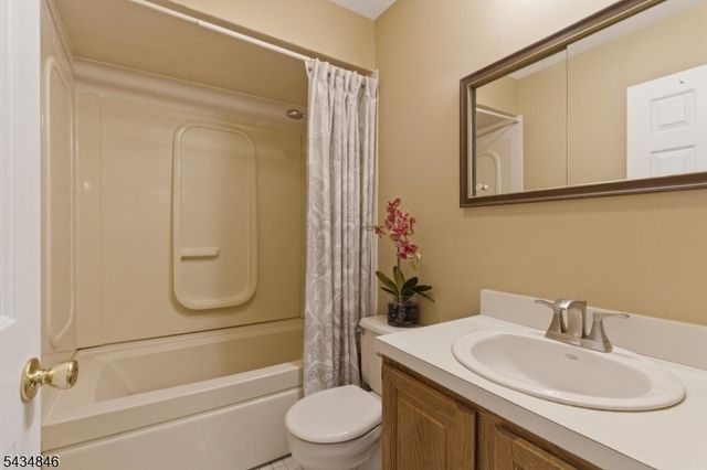 114 Wagon Wheel Rd, Sparta Twp., NJ 07871