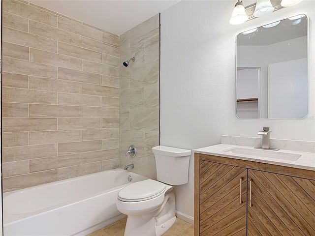 1056 SHADY HOLLOW DRIVE, Deland, FL 32724