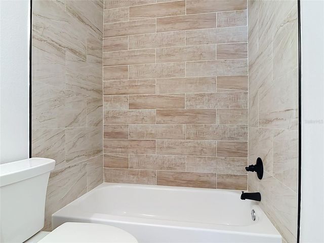 1056 SHADY HOLLOW DRIVE, Deland, FL 32724