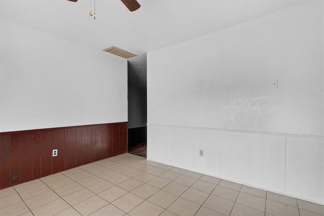 811 Ridgeway Drive, Yukon, OK 73099