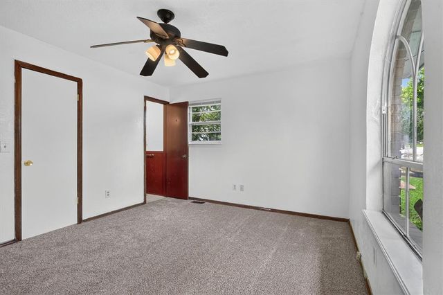 811 Ridgeway Drive, Yukon, OK 73099
