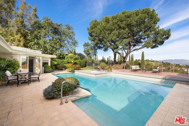 3300 Red Rose Drive, Los Angeles, CA 91436