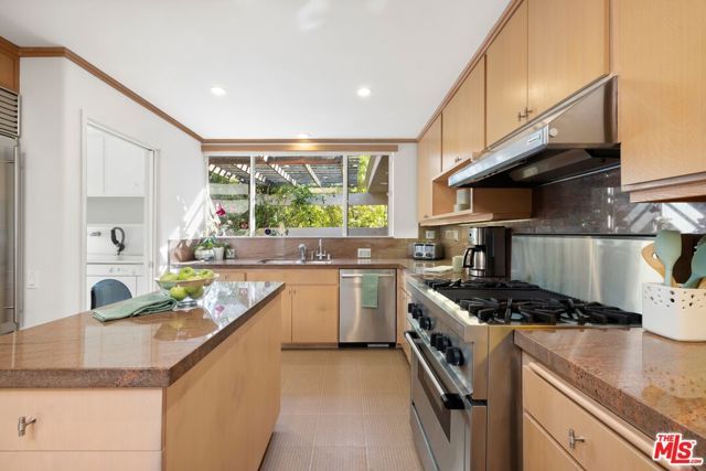 3300 Red Rose Drive, Los Angeles, CA 91436