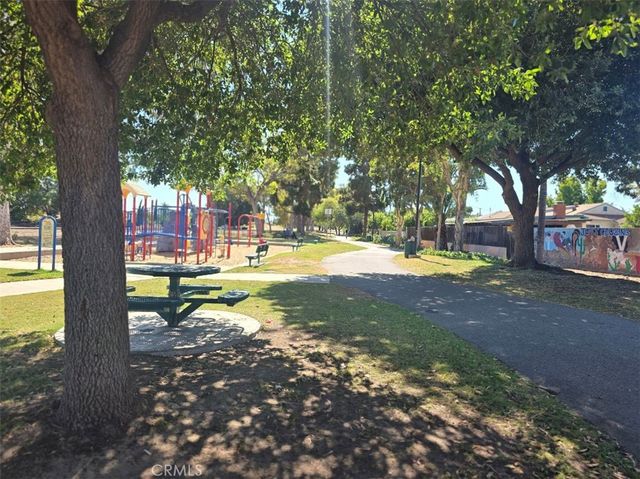 404 W Electric Avenue A, La Habra, CA 90631