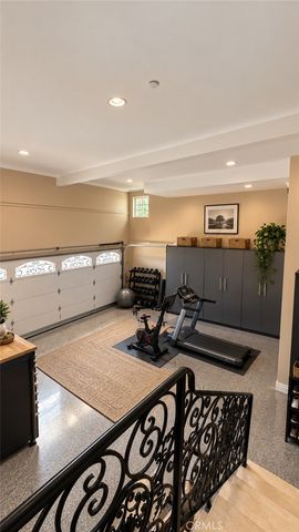 4228 Canoga Drive, Los Angeles, CA 91364