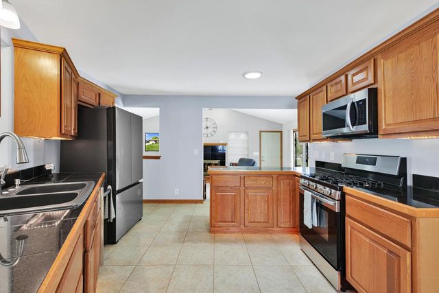 7527 S 73rd STREET, Franklin, WI 53132