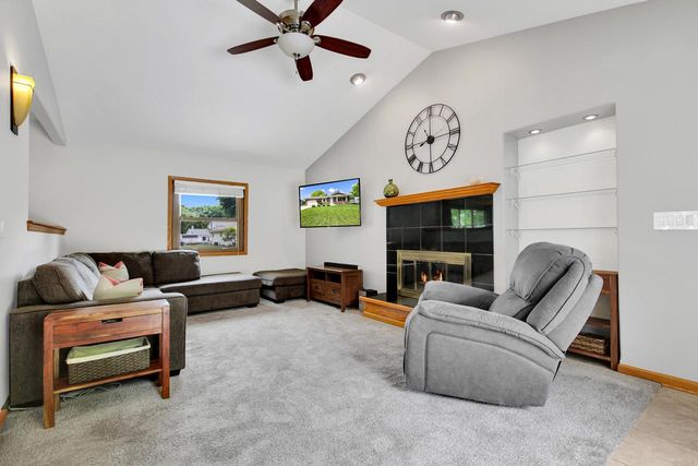 7527 S 73rd STREET, Franklin, WI 53132