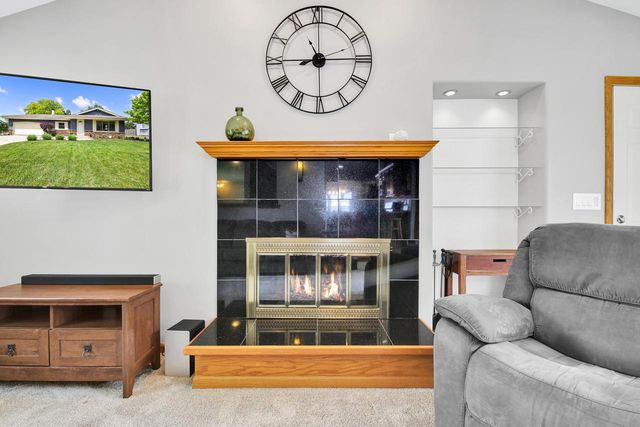 7527 S 73rd STREET, Franklin, WI 53132