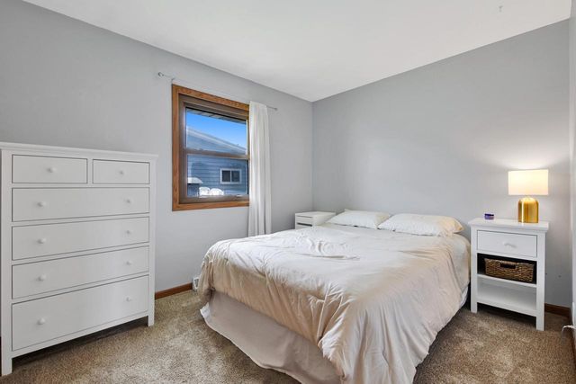 7527 S 73rd STREET, Franklin, WI 53132