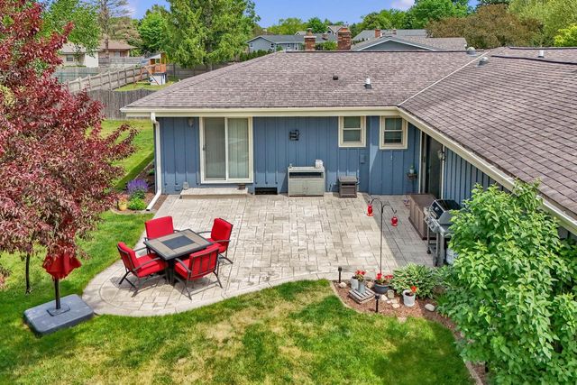 7527 S 73rd STREET, Franklin, WI 53132