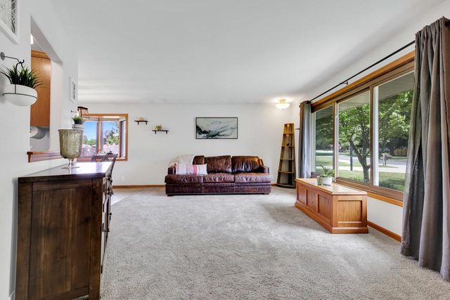 7527 S 73rd STREET, Franklin, WI 53132