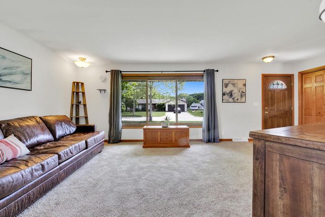 7527 S 73rd STREET, Franklin, WI 53132