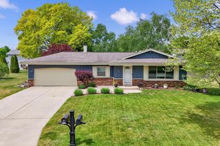 7527 S 73rd STREET, Franklin, WI 53132
