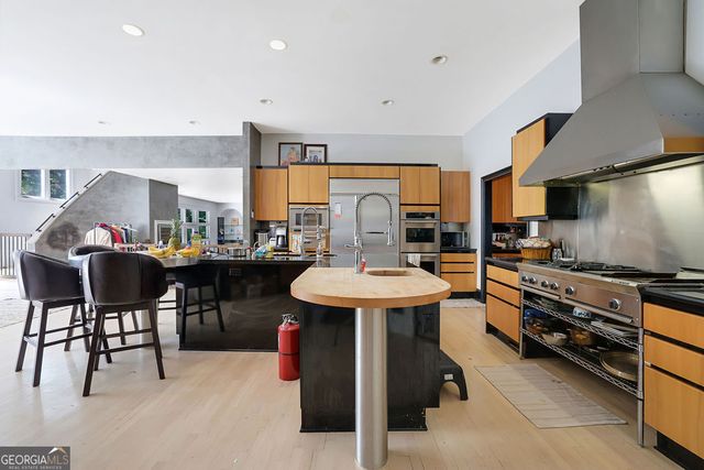 110 Larne Court, Roswell, GA 30076