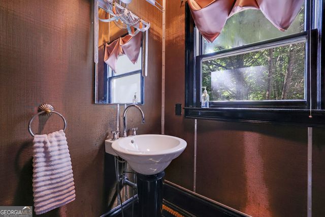 110 Larne Court, Roswell, GA 30076