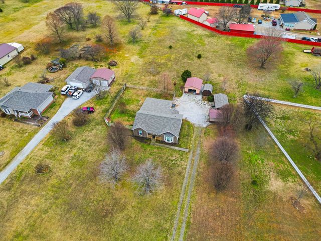 4971 Hyde Rd, Springfield, TN 37172