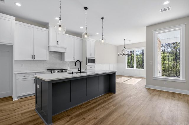 621 Valley Oak Drive, Sherwood, AR 72120