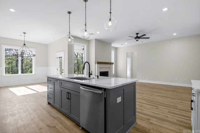 621 Valley Oak Drive, Sherwood, AR 72120