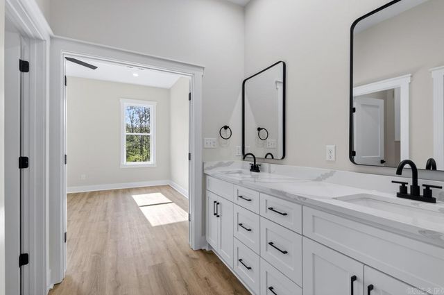 621 Valley Oak Drive, Sherwood, AR 72120