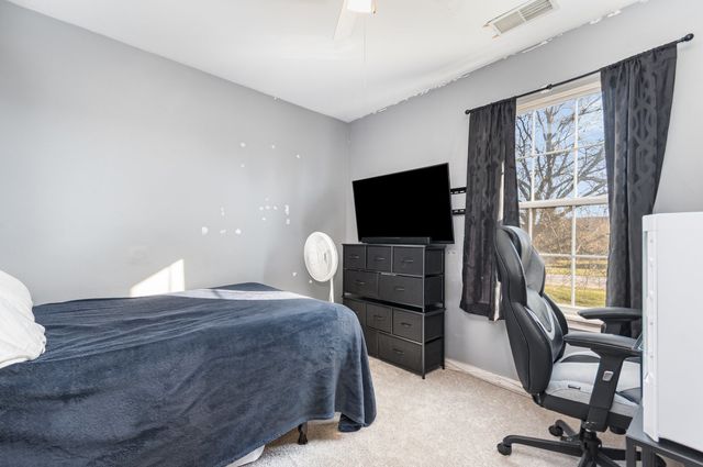 714 Pinehurst Lane, Oswego, IL 60543