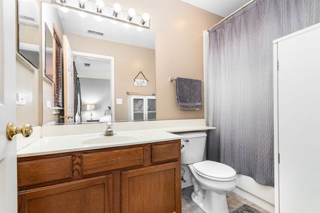 714 Pinehurst Lane, Oswego, IL 60543