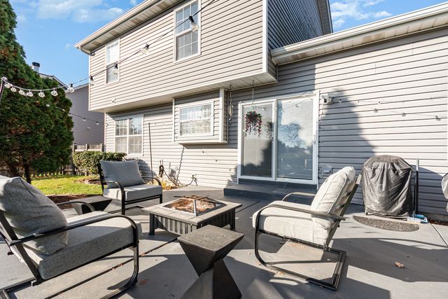 714 Pinehurst Lane, Oswego, IL 60543