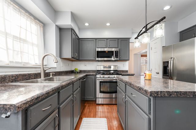 714 Pinehurst Lane, Oswego, IL 60543